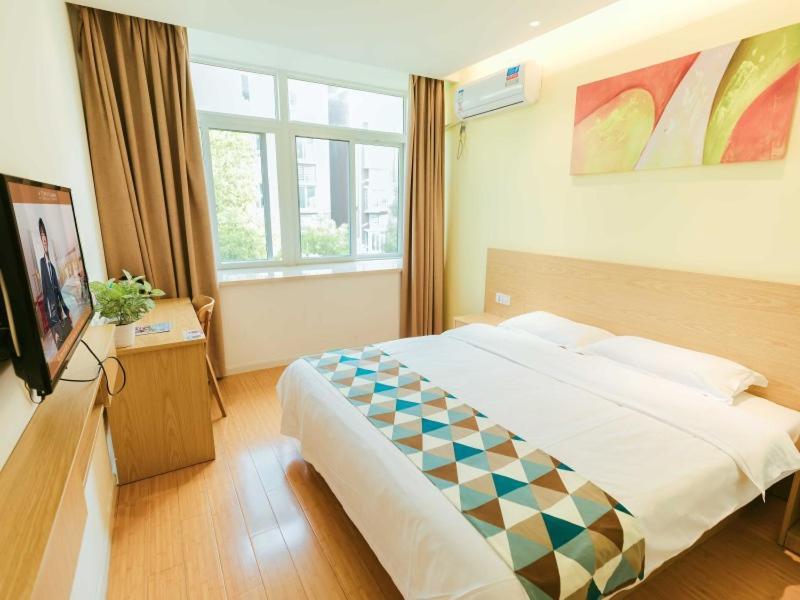 Shell Shanghai Jiadingbei Subway Station Shuping Road Hotel Exterior photo